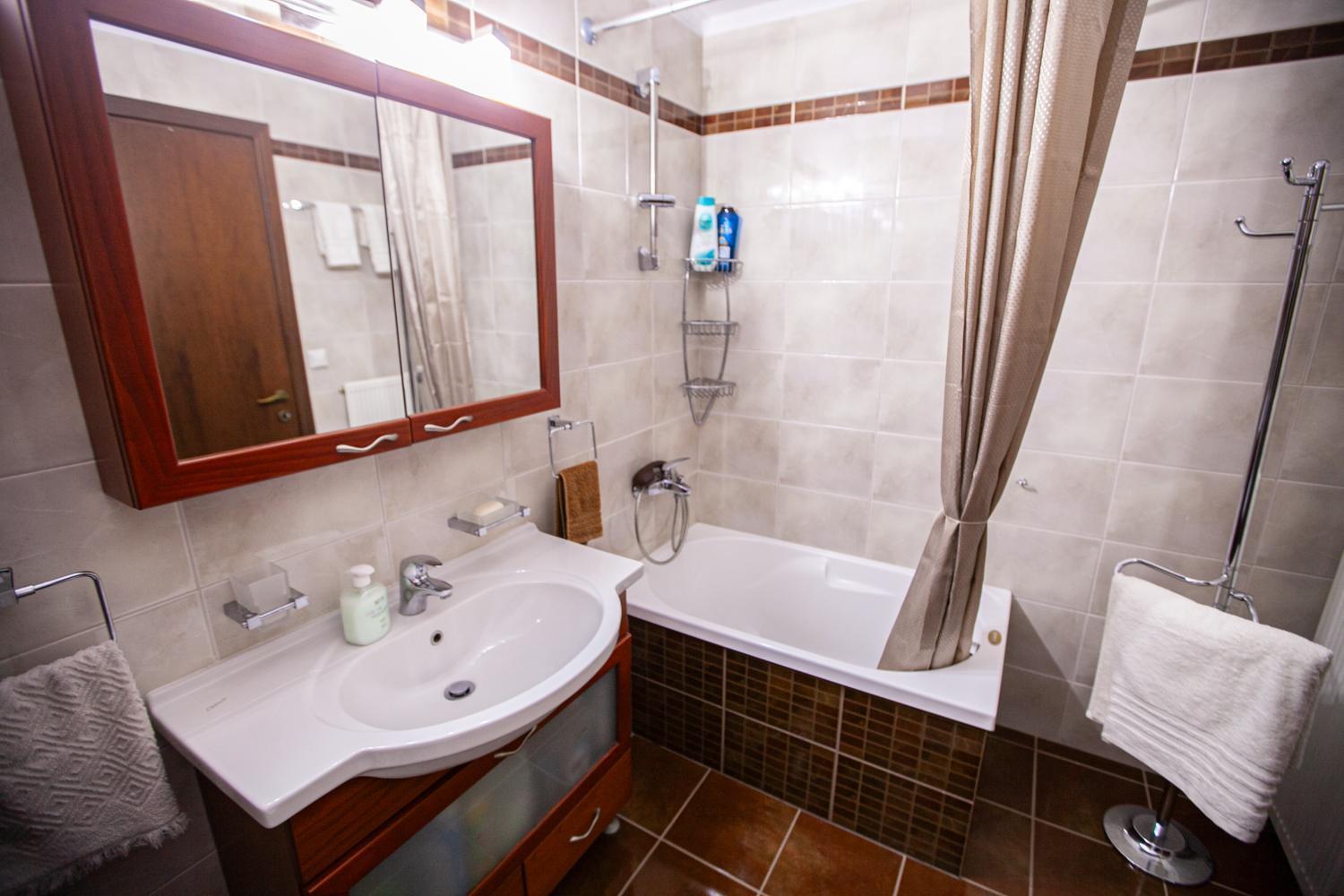 Rodon Apartment With Great View, Sauna And Jacuzzi Літохоро Екстер'єр фото